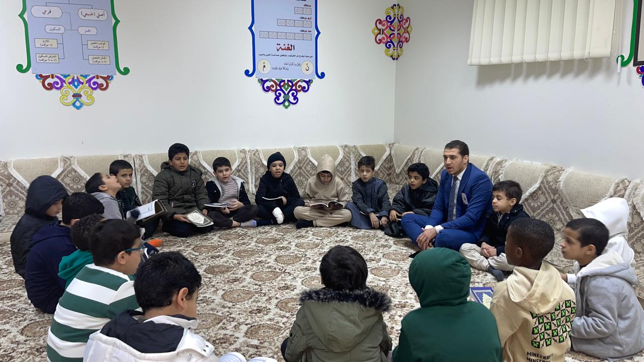تشجيع الطلاب الأكثر انضباطا في الحضورللمقرأة القرآنية الصباحية